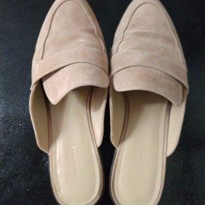 Ann Taylor Suede Flats sz8